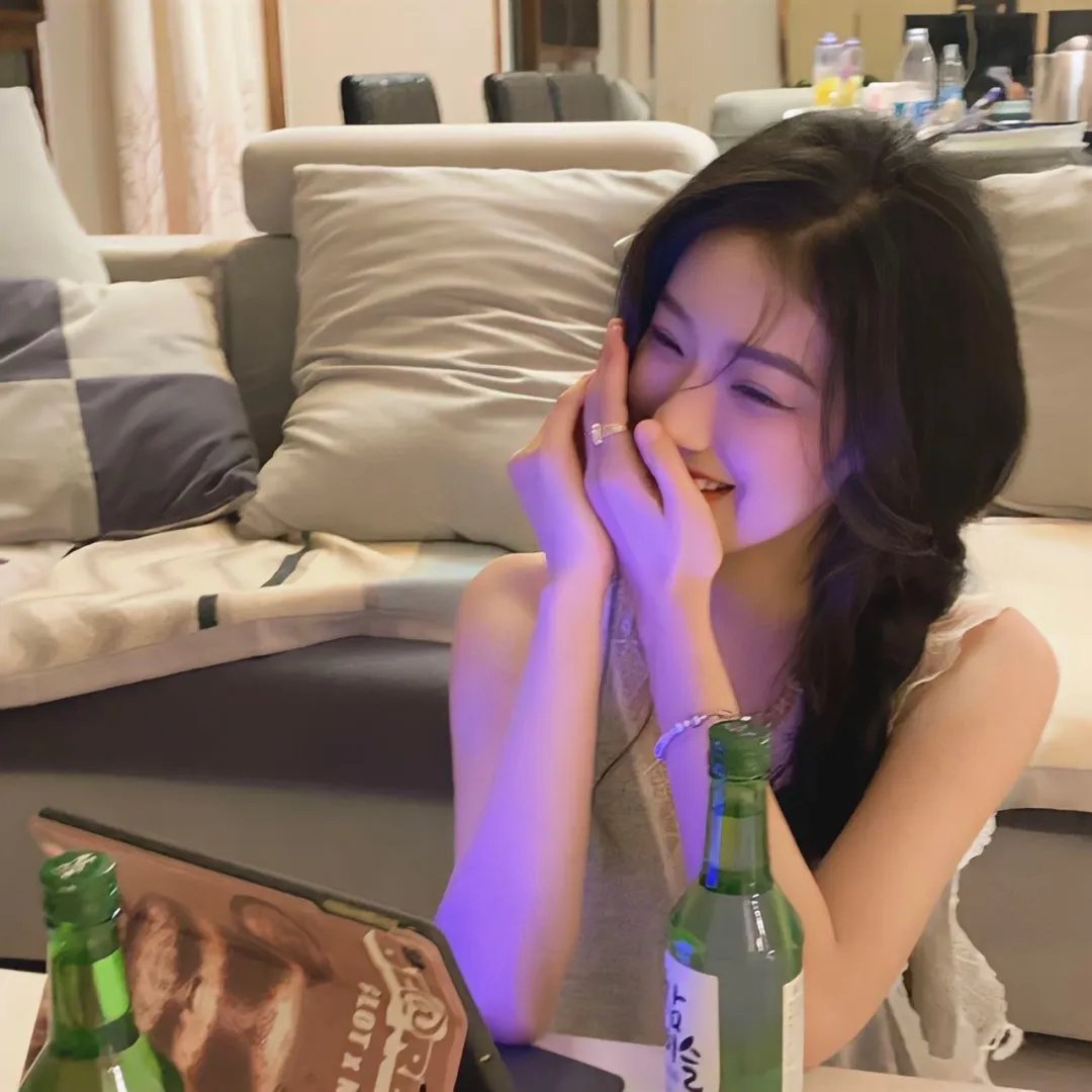 我们在黑夜中相拥